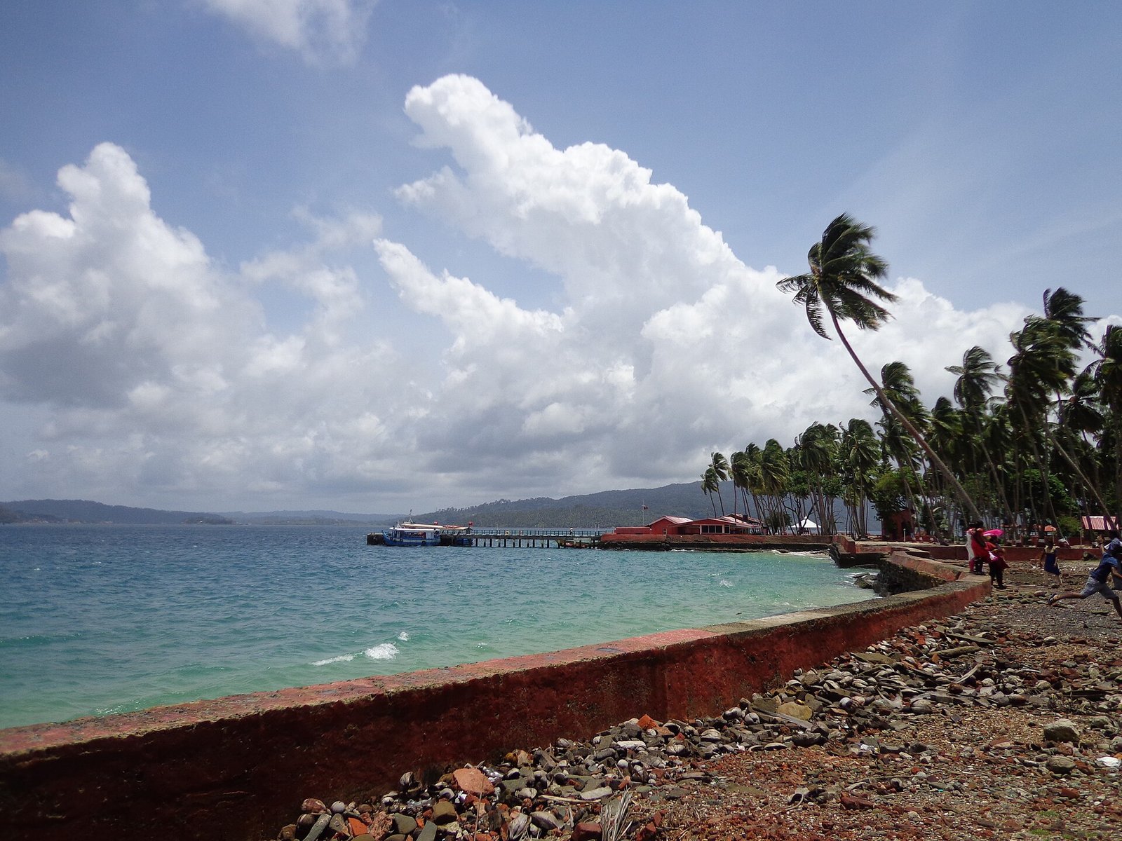 Ross Island and North Bay Island (Coral Island)